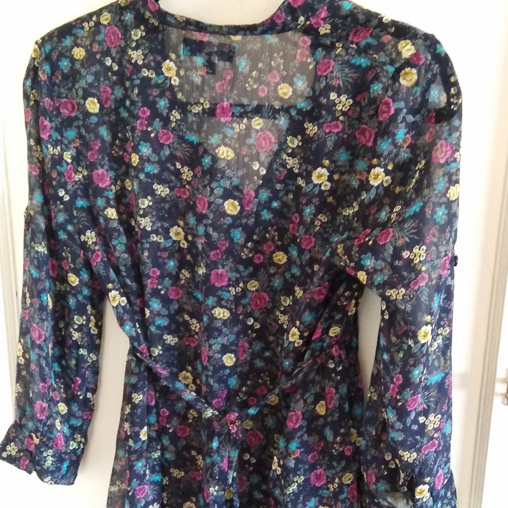 Navy Floral Weaver's XS Sheer Buttondown Blouse